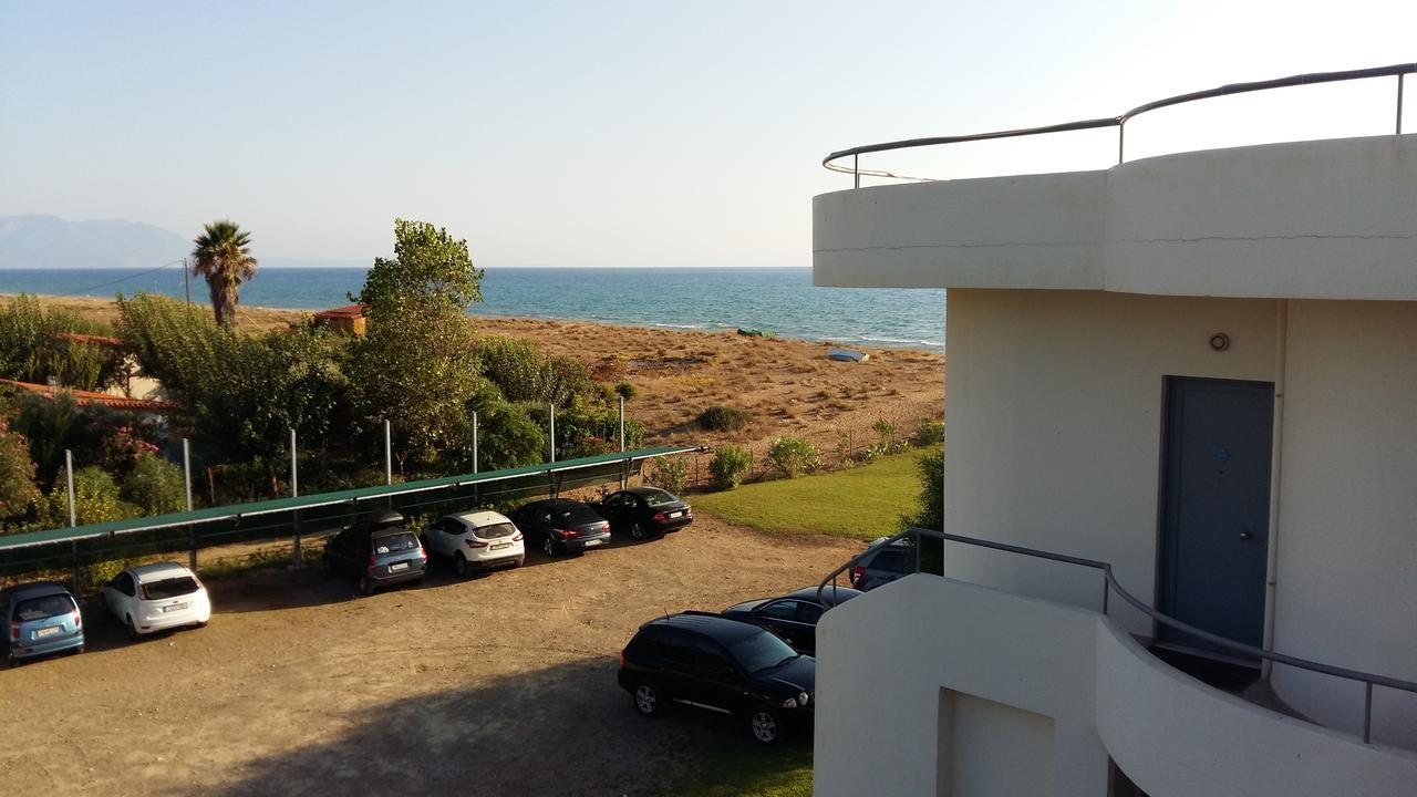 Ostria Hotel Kakovatos Beach Захаро Екстериор снимка
