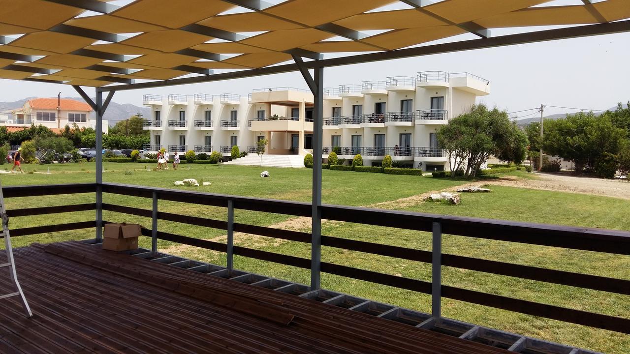 Ostria Hotel Kakovatos Beach Захаро Екстериор снимка