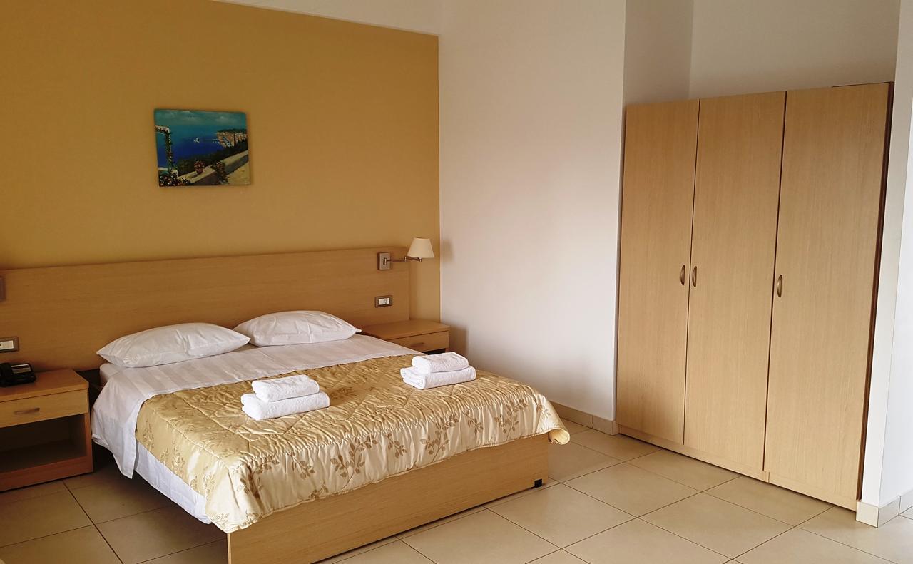 Ostria Hotel Kakovatos Beach Захаро Екстериор снимка